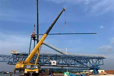 Simandou kasykla paleido 3500 tonų baržų krautuvę